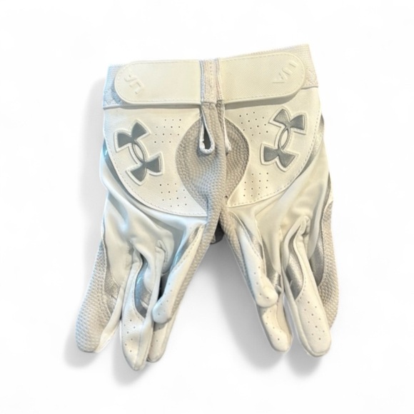 Womens NWT Under Armour Women’s UA Radar Batting Gloves White Size Medium - Picture 1 of 4